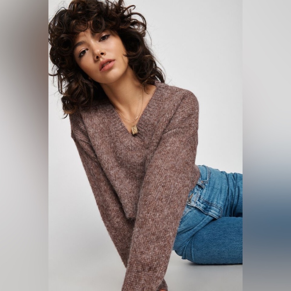 GARAGE Eloise Sweater V-Neck